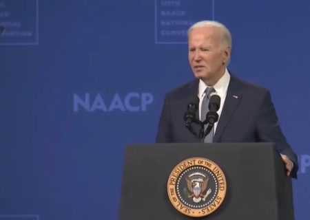 Em discurso, Biden diz que é “hora de proibir” tipo de arma usada no atentado contra Trump