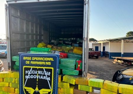 Polícia Militar Rodoviária apreende caminhão com 10 toneladas de maconha na MS-156