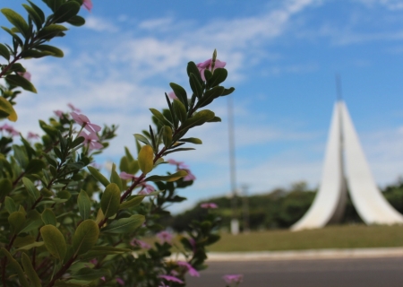 Massa de ar fria e seca atua no Estado e quarta-feira tem previsão de sol e poucas nuvens