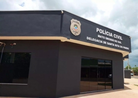 Mulher é presa após deixar três crianças abandonadas em casa em Santa Rita do Pardo
