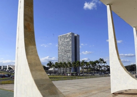 Congresso pede ao STF suspensão de decisões de Dino sobre emendas