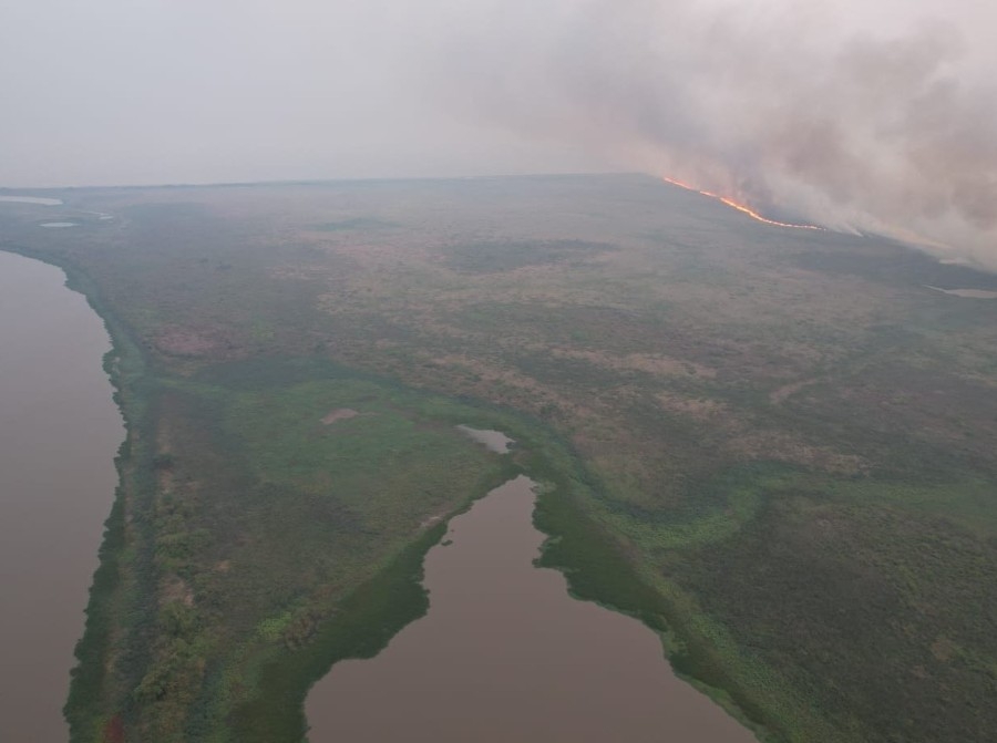 Bombeiros atuam no controle de incêndios florestais em MS e ribeirinhos serão atendidos em ação humanitária