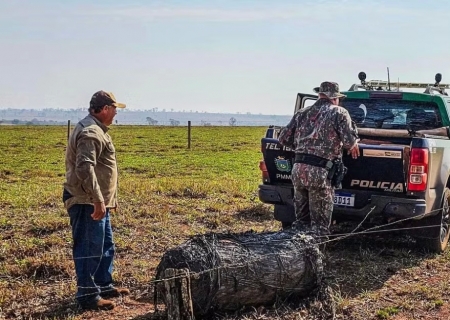 Objeto cilíndrico e metálico encontrado em fazenda de Naviraí pode ser lixo espacial, diz polícia