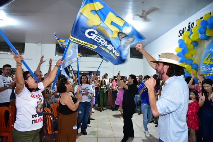 Lotada, última reunião de campanha reforçou propostas e convite para carreata de Germino e Cacildo