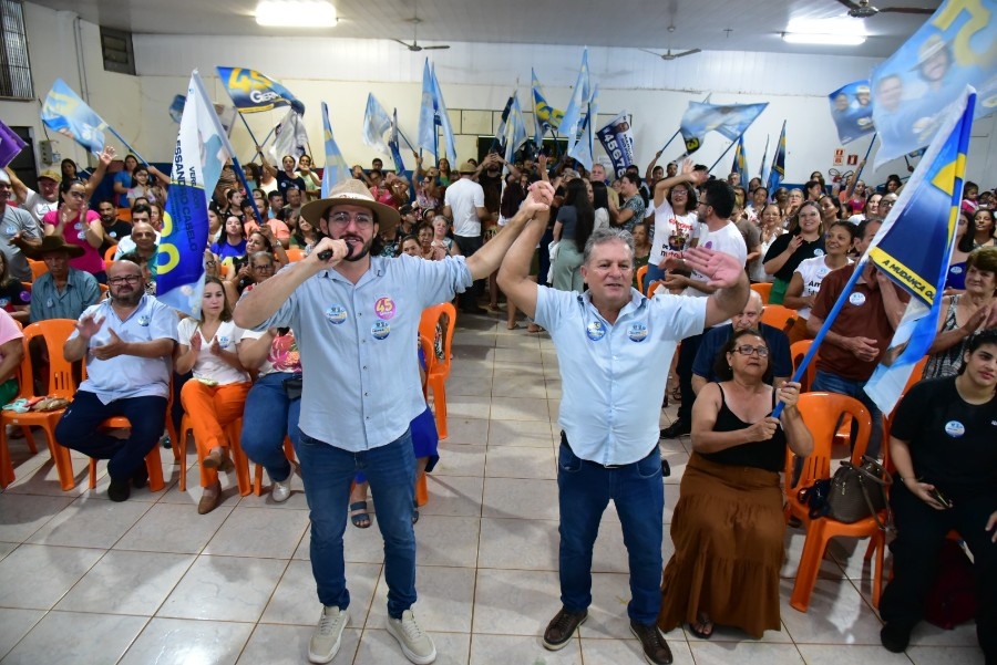Lotada, última reunião de campanha reforçou propostas e convite para carreata de Germino e Cacildo