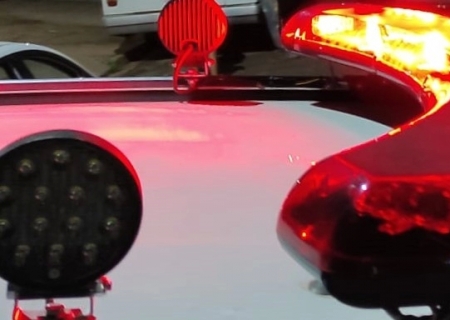 Criança de 9 anos é baleada pelo irmão de 3 após encontrarem arma escondida sob colchão em Campo Grande