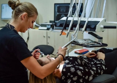 Contratação de planos odontológicos no país cresce mais de 35% desde 2020