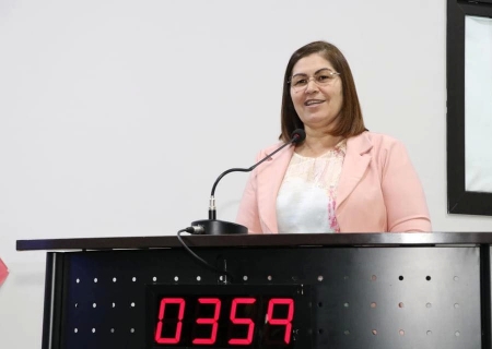 Reeleita vereadora, Márcia Lobo foi a mulher mais votada em Nova Andradina