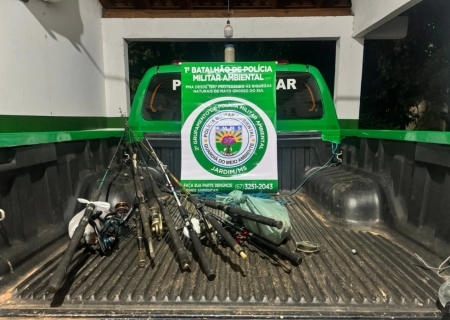 Polícia Ambiental autua pescadores por uso de petrechos ilegais e captura de peixes abaixo do tamanho permitido