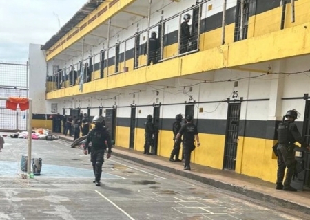 Detento é assassinado com cerca de 30 facadas na penitenciária de Dourados