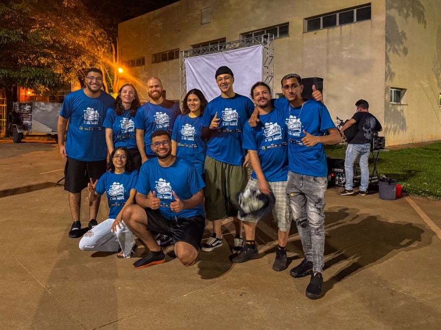 Cinema a Céu Aberto transforma a Praça da Rodoviária em sala de cinema ao ar livre