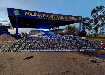 Motorista é preso transportando quase 1 ton de cocaína em meio a carga de milho no MT
