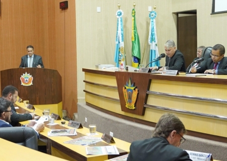 Câmara de Camapuã aprova diárias de até R$ 2,3 mil para viagens de vereadores pelo país