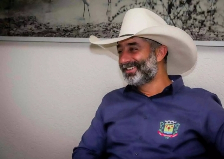 Zanin anula condenação do prefeito Juliano Ferro por abrir cerveja com tiro