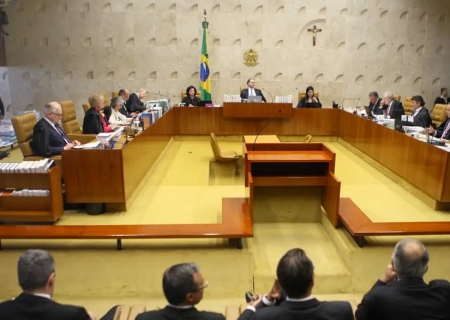 Maioria do STF vota por manter símbolos religiosos em órgãos públicos
