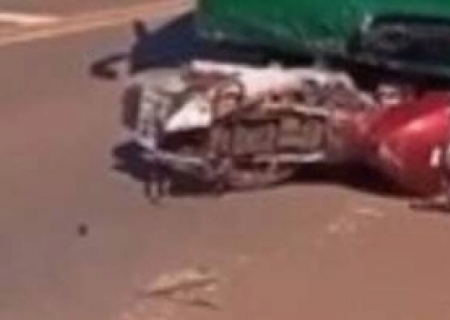 Adolescente morre após colidir motocicleta em ônibus na BR-487 em Itaquiraí