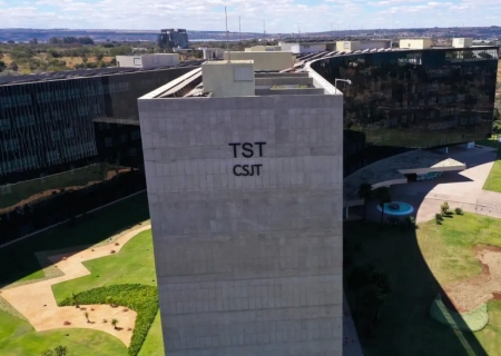 Reforma trabalhista se aplica a contratos anteriores à lei, decide TST