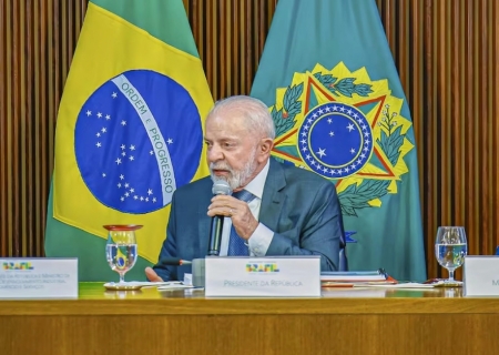 Lula sanciona lei que indeniza agentes de saúde por uso de transporte próprio para trabalho