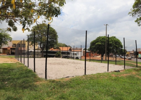 Nova Andradina investe em lazer e esporte com construção de quadras de beach tennis e pista de salto