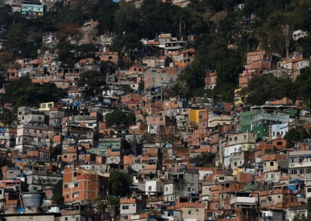 Quase 16,4 milhões de pessoas moram em favelas no Brasil, revela Censo