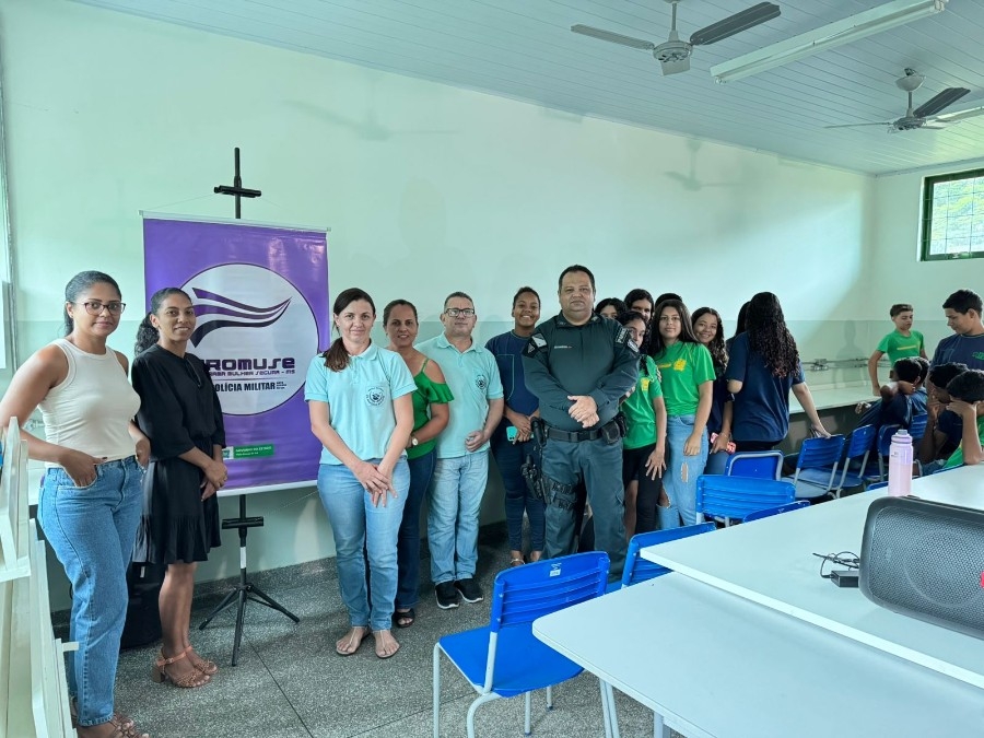 Polícia Militar realiza palestra em escola sobre violência de crianças e adolescentes em Taquarussu