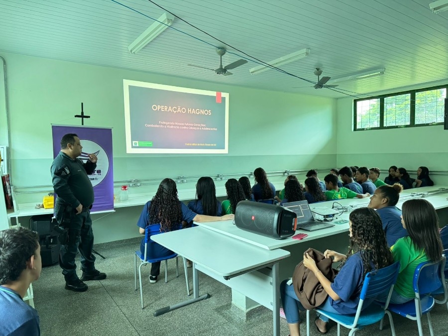 Polícia Militar realiza palestra em escola sobre violência de crianças e adolescentes em Taquarussu