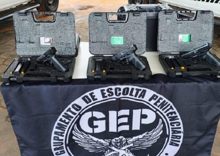 Com investimento de R$ 2,45 milhões, policiais penais recebem novos armamentos em MS