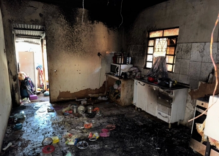 Após discussão, mulher coloca fogo na casa da irmã no Durval Andrade Filho