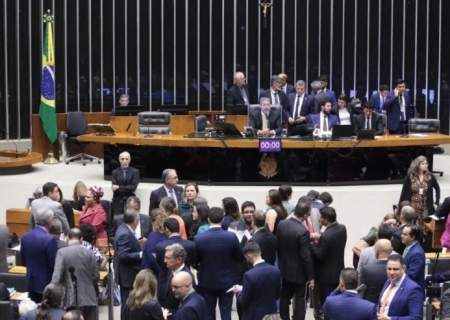 Câmara revoga novo seguro DPVAT e limita bloqueio de emendas