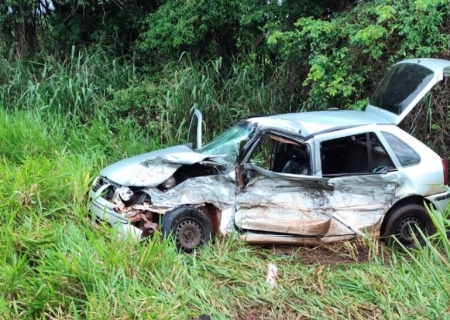 Colisão entre carro e caminhão deixa duas pessoas feridas na BR-376 em Ivinhema