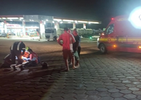 Colisão entre carro e moto deixa um homem ferido na BR-267 em Nova Casa Verde