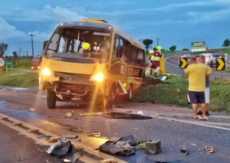 Acidente com micro-ônibus mata 2 atletas do futsal