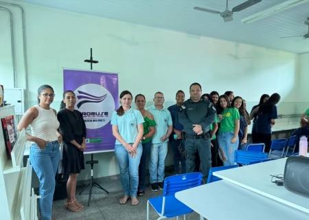 Polícia Militar realiza palestra em escola sobre violência de crianças e adolescentes em Taquarussu