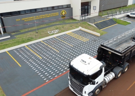 Em Tacuru, DOF apreende 500 quilos de cocaína que seriam levados para o Paraná