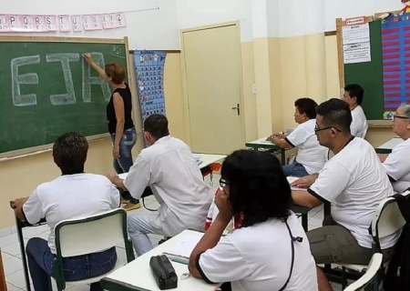Nova Andradina abre matrículas para Educação de Jovens e Adultos