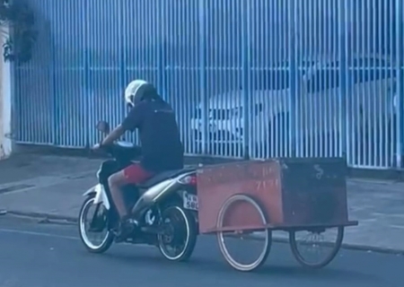 Motociclista bêbado é preso com motoneta acoplada em carretinha trafegando na contramão em Nova Andradina