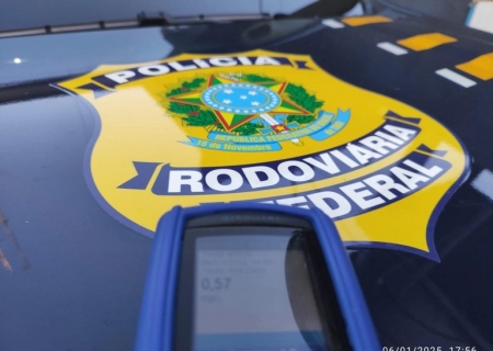 PRF prende caminhoneiro dirigindo embriagado em Guia Lopes da Laguna