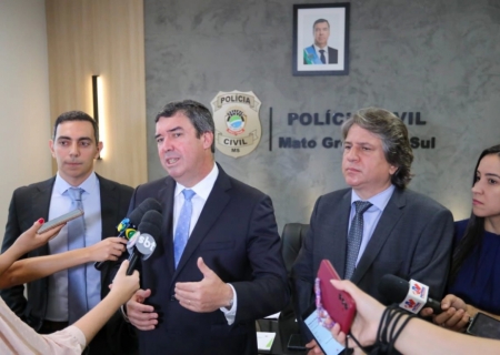Deputado Caravina comemora autorização para concurso da Polícia Civil