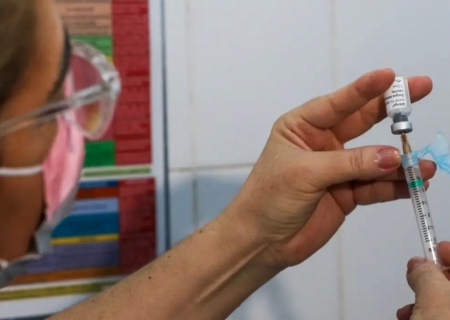 Sociedade médica alerta para baixa procura da vacina contra a dengue