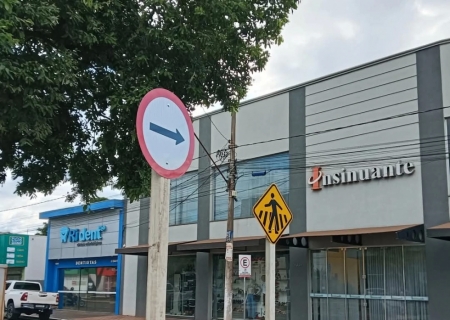 Prefeitura de Nova Andradina emite nota de esclarecimento sobre placa de sinalização de trânsito com erro