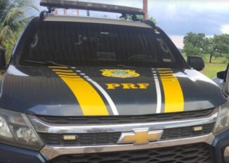 PRF apreende carga ilegal com 952 celulares em Naviraí