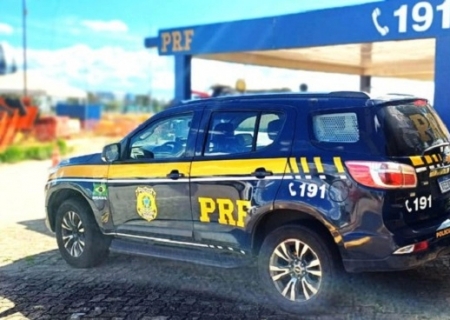 PRF resgata criança esquecida por avós na margem da Dutra em SP