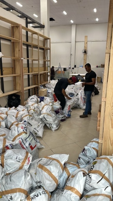 Polícia Civil apreende mais de 30 mil pares de tênis falsificados durante ação na Capital