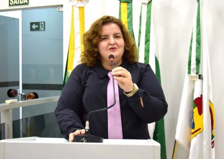 Paraná: Vereadora é obrigada a usar gravata em sessões de Câmara devido a regra aprovada em 2020
