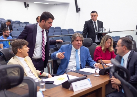 Deputado Caravina assume a Presidência de CCJR