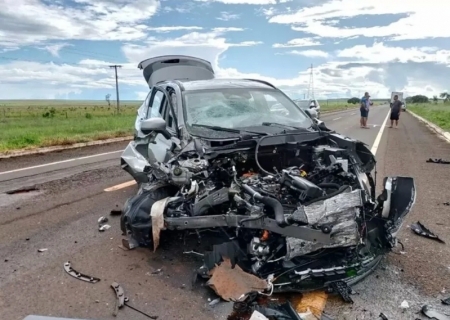 Colisão frontal deixa três mortos e família ferida em Chapadão do Sul