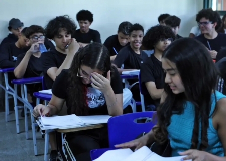 Pé-de-Meia será depositado na conta de alunos a partir de terça-feira