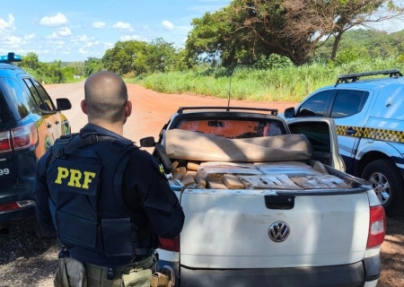 Ação conjunta apreende Saveiro carregada com maconha em Bonito