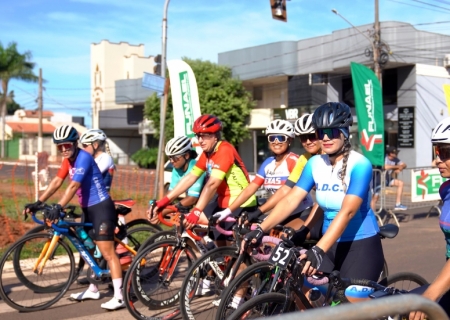 Nova Andradina recebe centenas de ciclistas no Team Route Speed Race