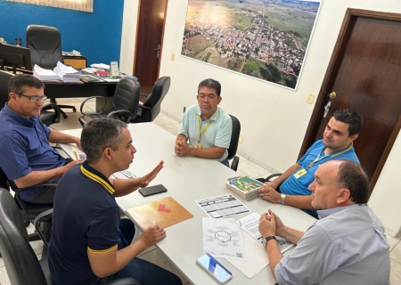 Fernando Pigari participa de importante reunião com equipe da Agência dos Correios em Taquarussu
